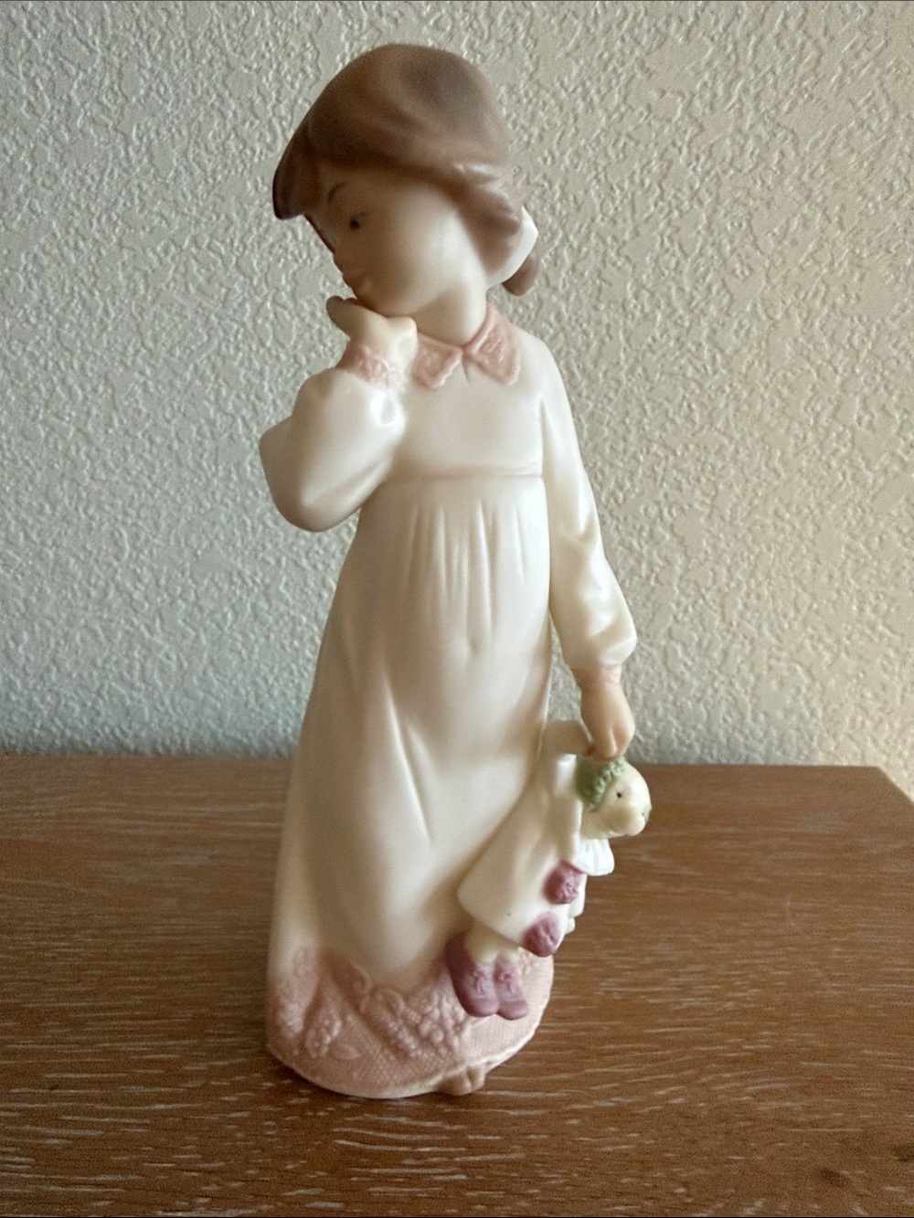 Lladro -Golden Memories- “Sharing Stories” Porcelain Figurine Girl with Doll